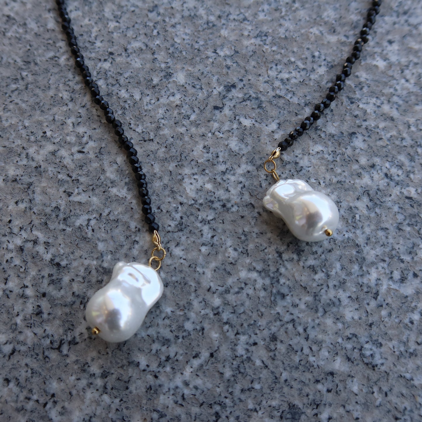 BLACK MUSE NECKLACE