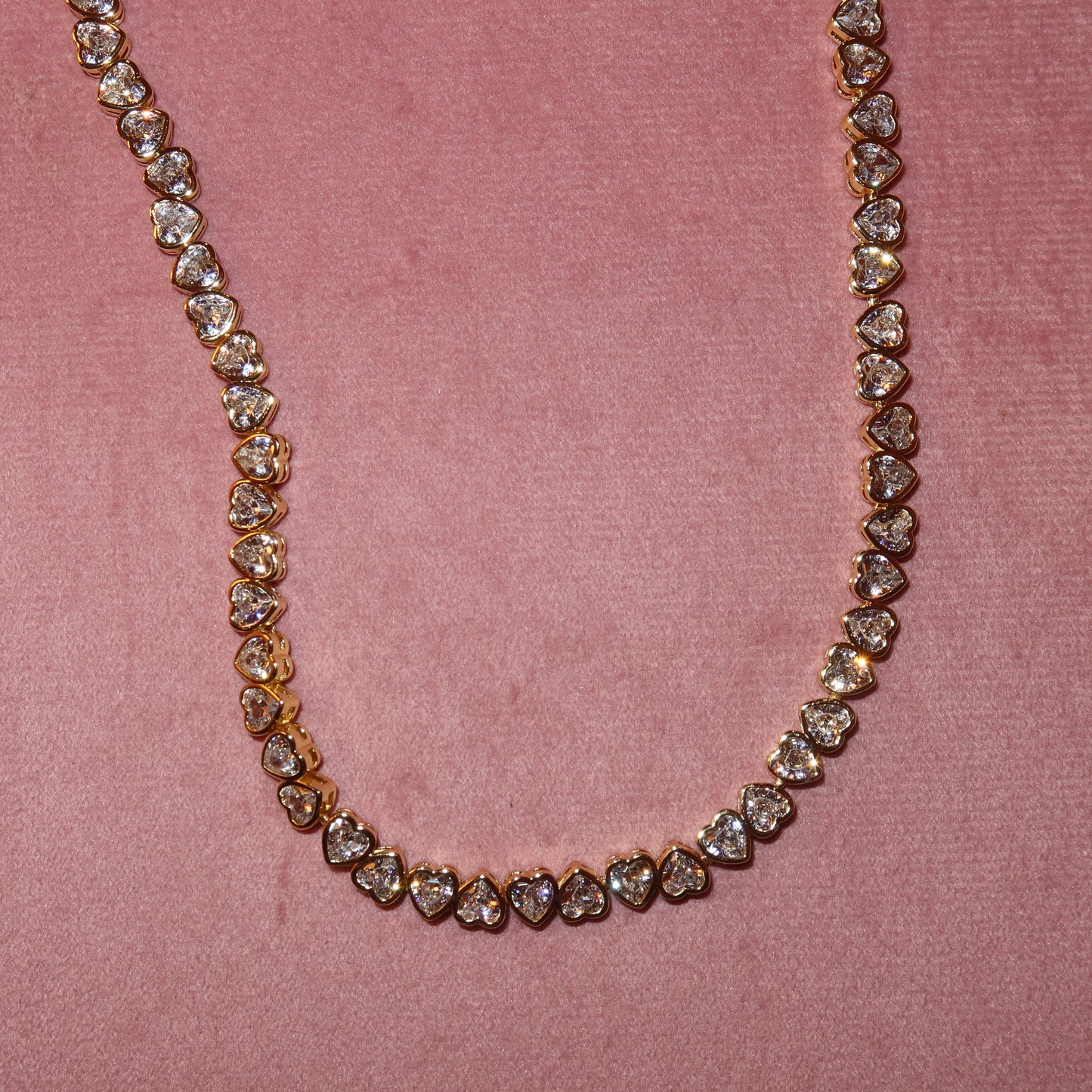 Collar “White Hearts”