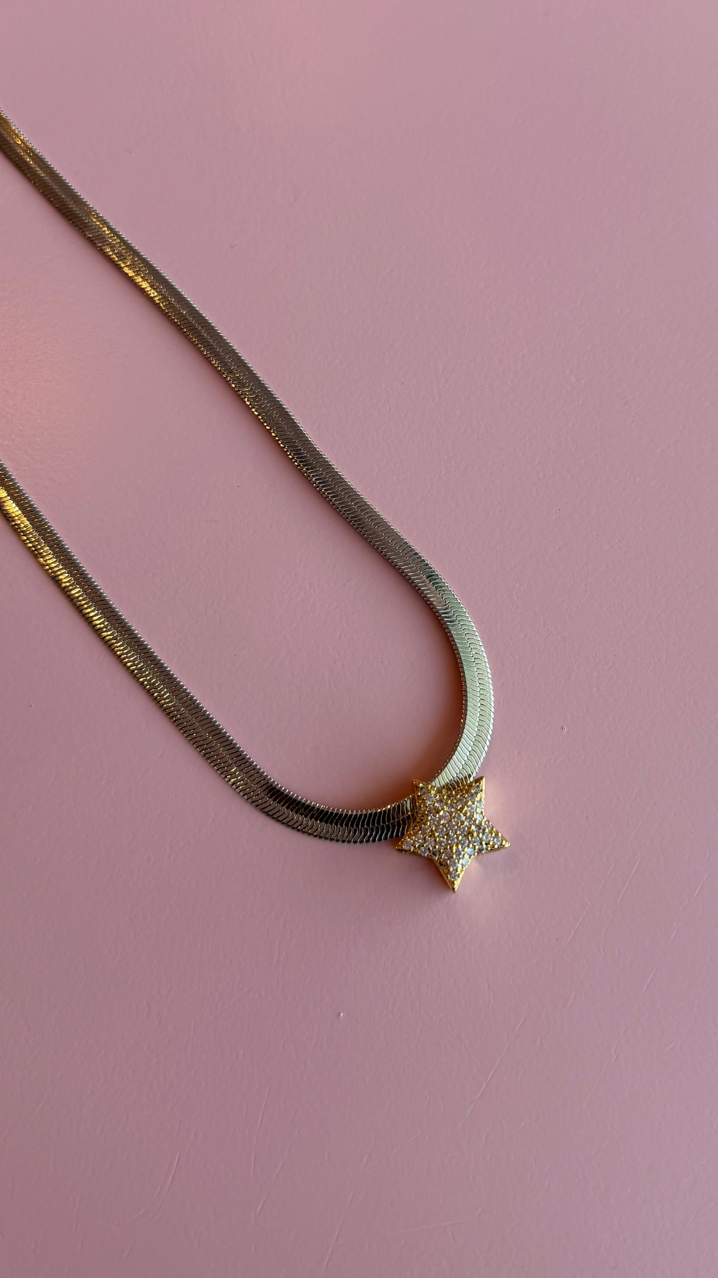 Collar Planchado Estrella Dorada