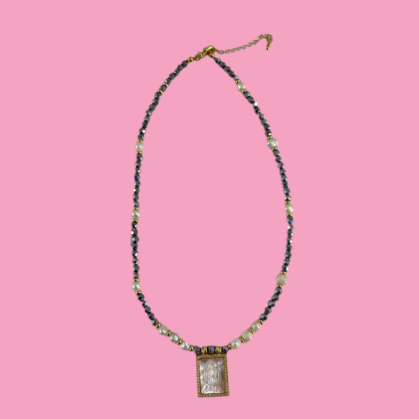 Collar Bicolor Virgen Madre Perla