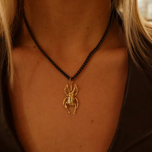 Collar Escarabajo
