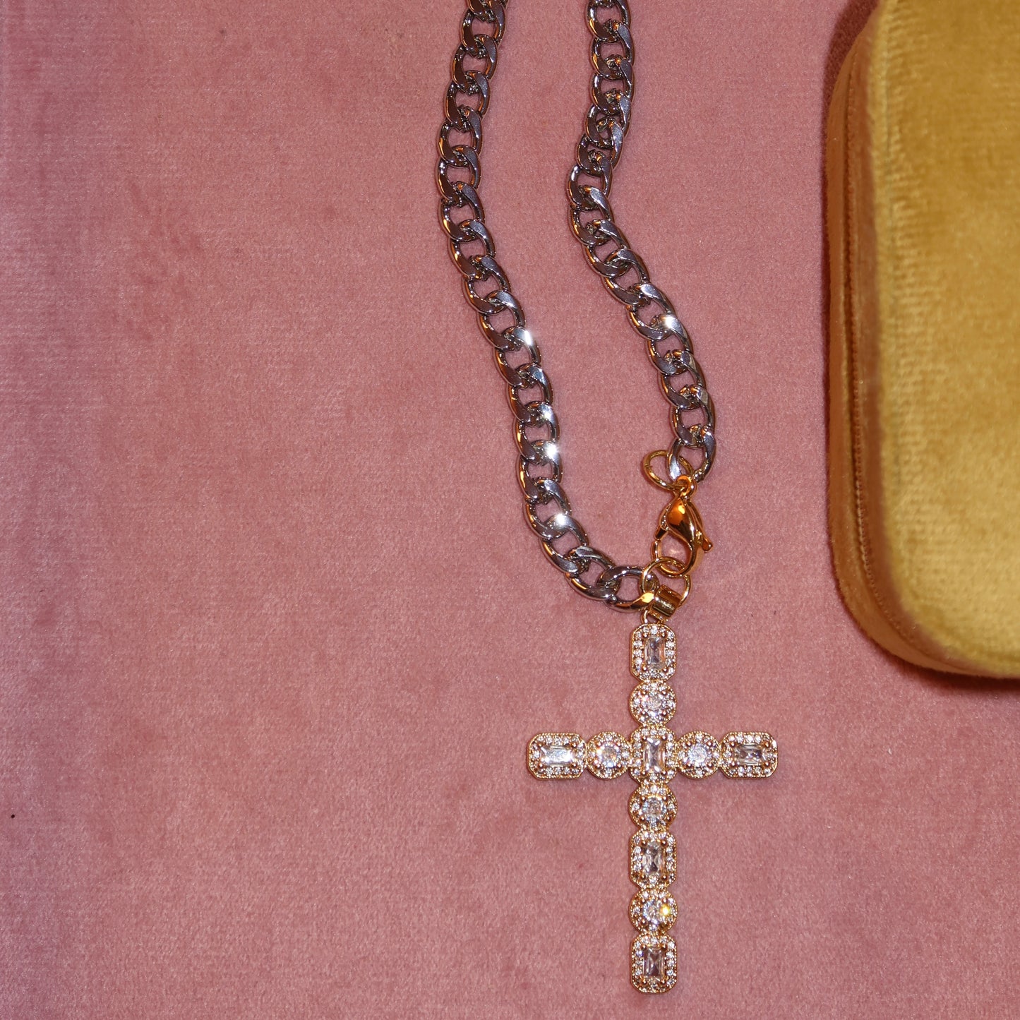Cadena Cruz Bicolor Zirconia