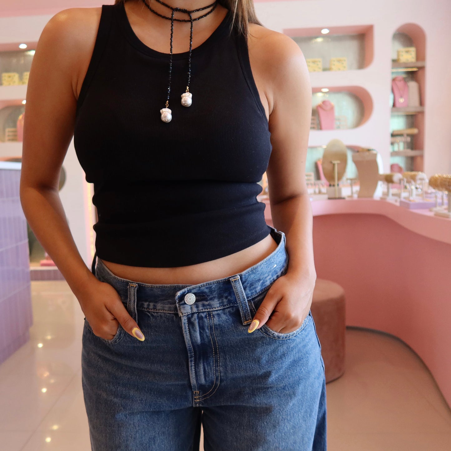 BLACK MUSE NECKLACE