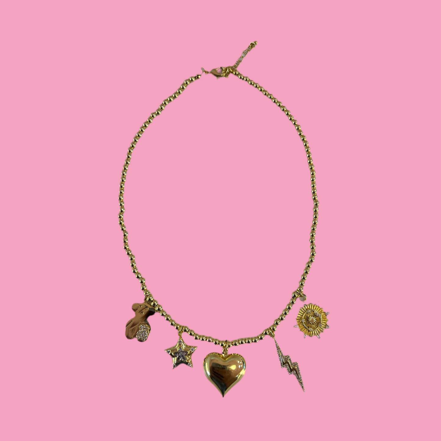 Collar Charms Dorado